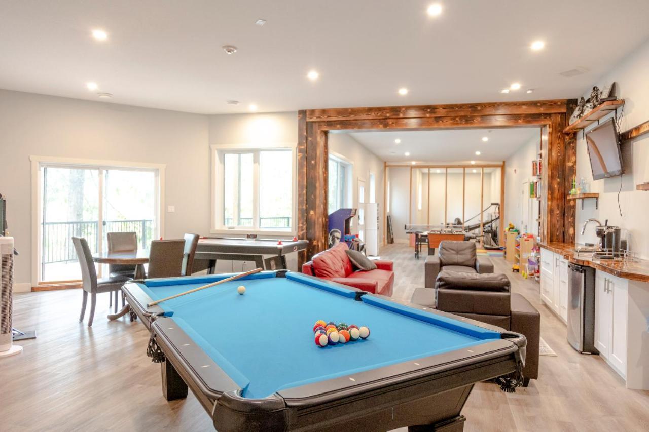 Ski In Ski Out With Huge Game Room And Hot Tub Fernie Bagian luar foto