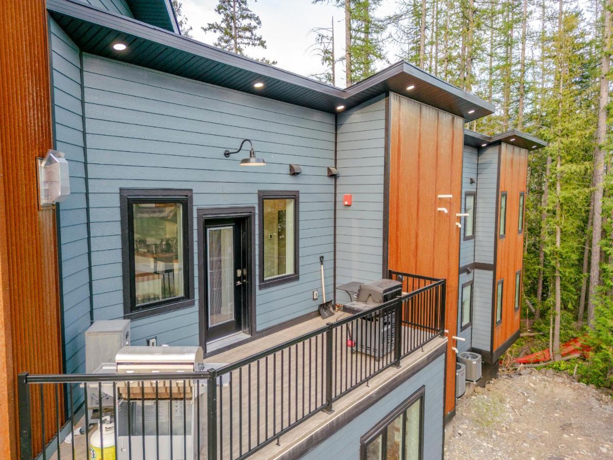 Ski In Ski Out With Huge Game Room And Hot Tub Fernie Bagian luar foto