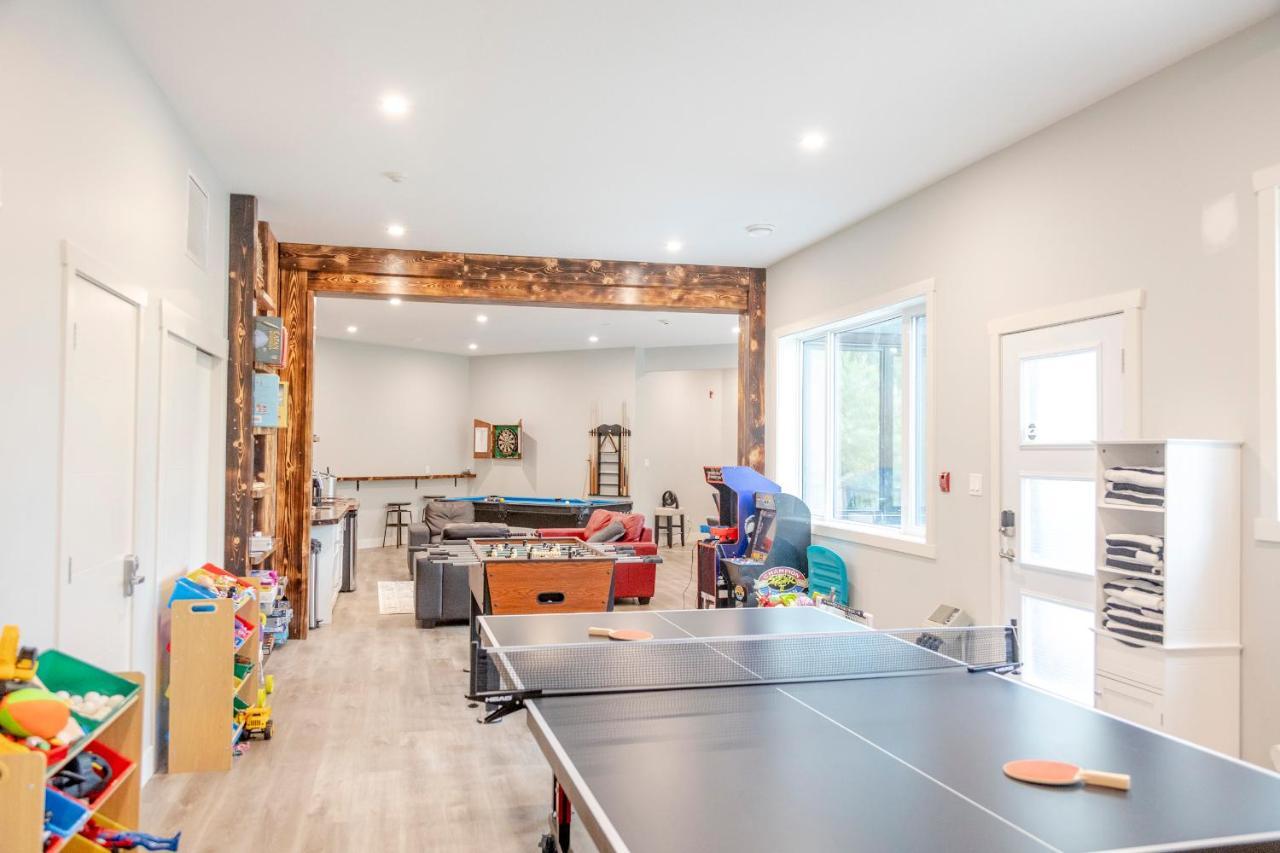 Ski In Ski Out With Huge Game Room And Hot Tub Fernie Bagian luar foto