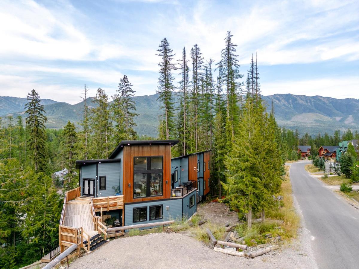 Ski In Ski Out With Huge Game Room And Hot Tub Fernie Bagian luar foto