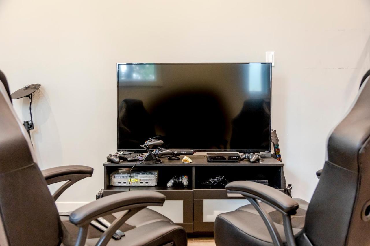 Ski In Ski Out With Huge Game Room And Hot Tub Fernie Bagian luar foto