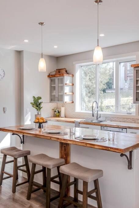 Ski In Ski Out With Huge Game Room And Hot Tub Fernie Bagian luar foto