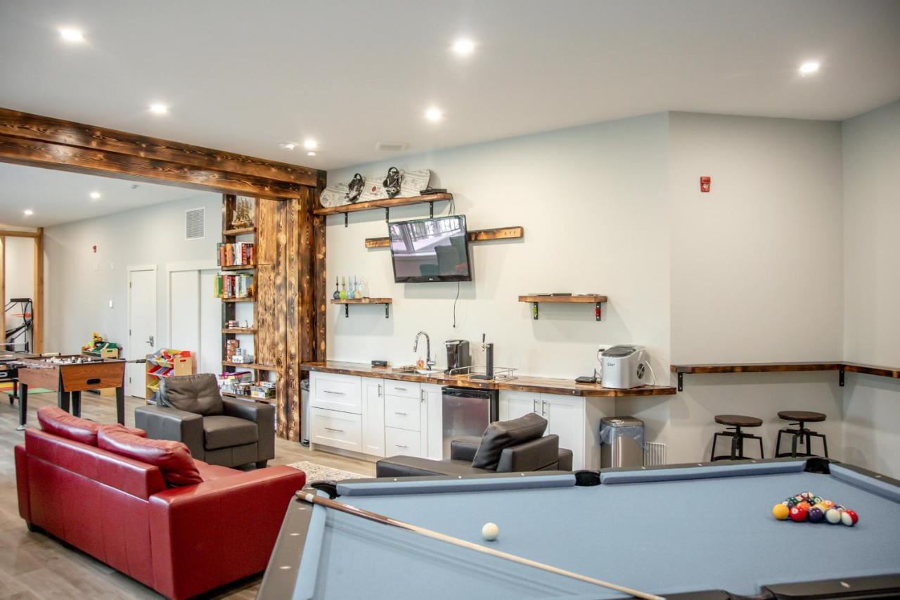 Ski In Ski Out With Huge Game Room And Hot Tub Fernie Bagian luar foto