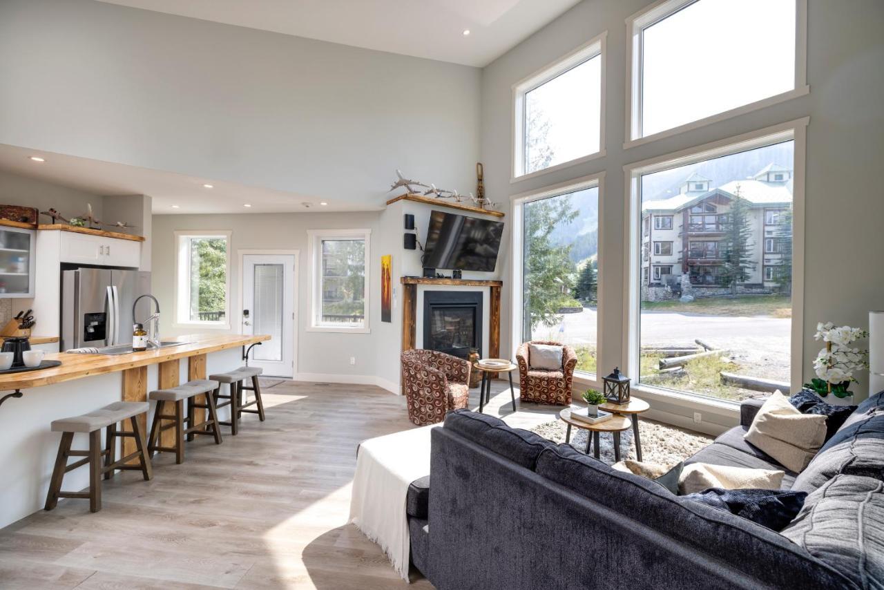 Ski In Ski Out With Huge Game Room And Hot Tub Fernie Bagian luar foto